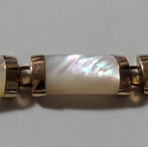 14k Yellow Gold Mother of Pearl Bracelet and Hoop Earrings Set - Picture 15 of 16